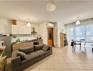 SALA CON CUCINA A VISTA